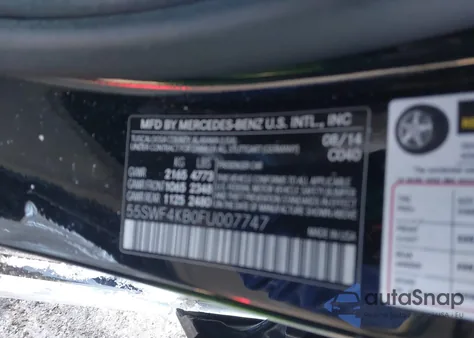 2015 Mercedes-Benz C 300 4Matic z USA, uszkodzony, nr VIN 55SWF4KB0FU007747